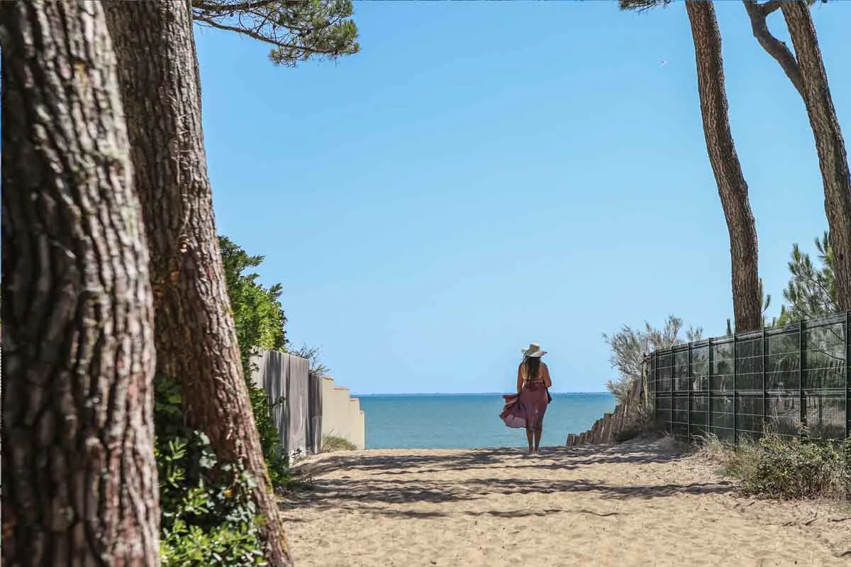 camping proche de la mer et de la plage de la tranche pour accéder au coucher du soleil rapidement